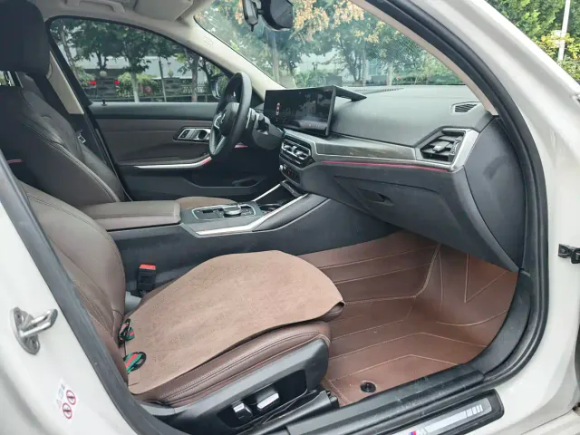 BMW 3 Series — Фото автомобиля 18