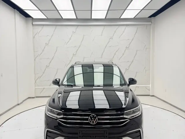 Volkswagen Tiguan L — Фото автомобиля 14