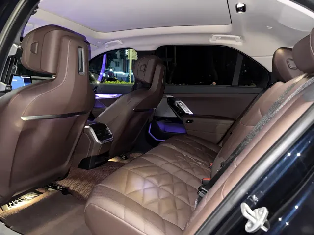 BMW 7 Series — Фото автомобиля 7