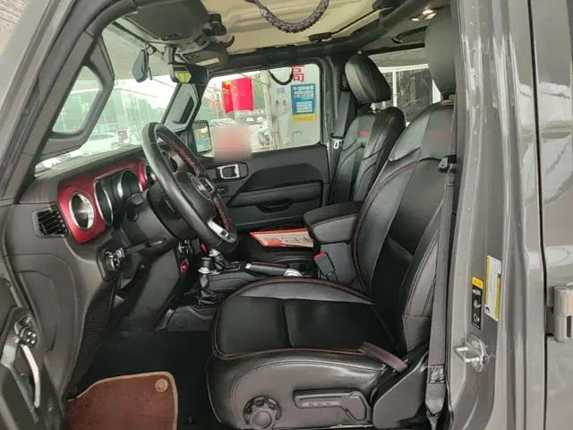 Jeep Wrangler — Фото автомобиля 14