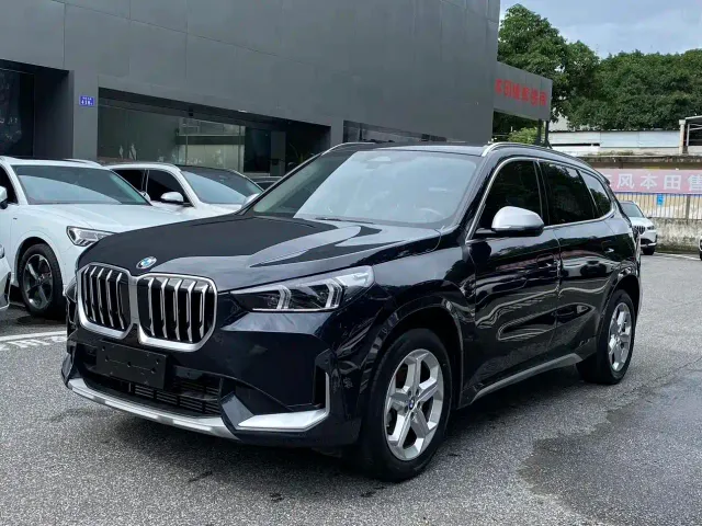 Фотография автомобиля — BMW X1
