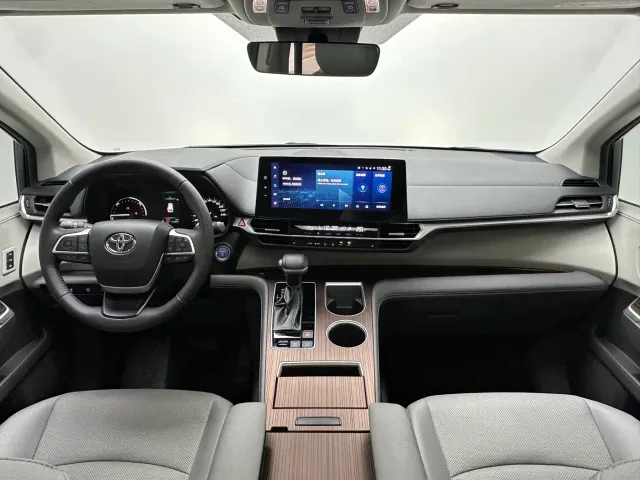Toyota Granvia — Фото автомобиля 9