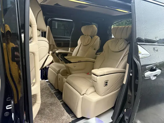 Toyota Alphard — Фото автомобиля 6