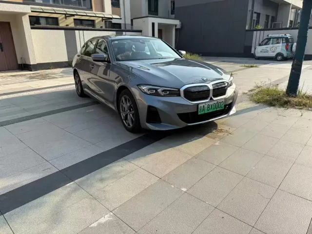 BMW i3 — Фото автомобиля 3