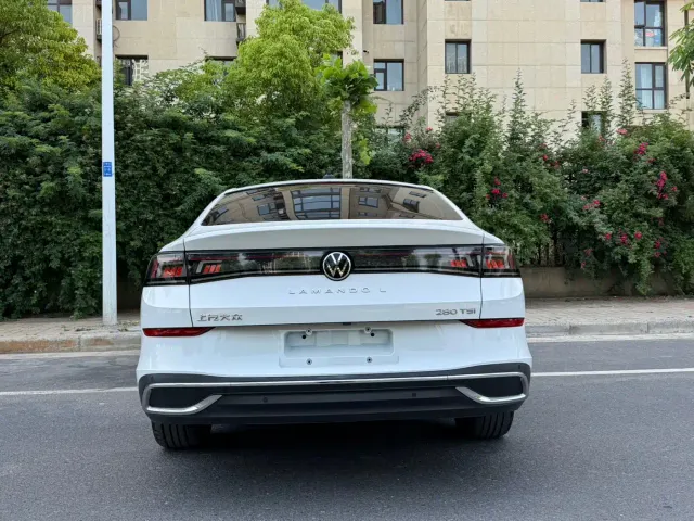Volkswagen Lamando — Фото автомобиля 8