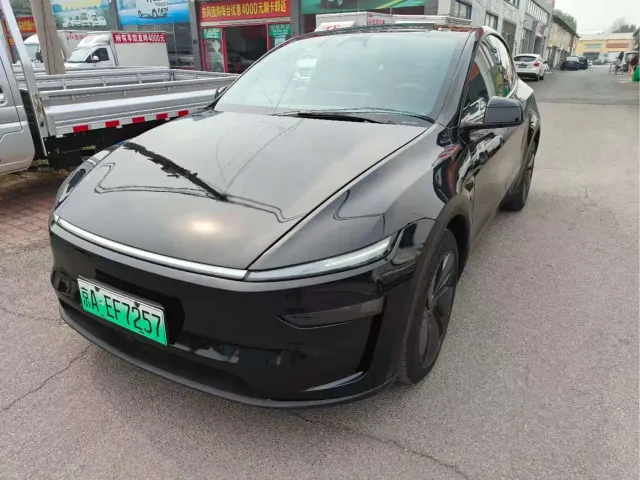 Фотография автомобиля — Tesla Model Y