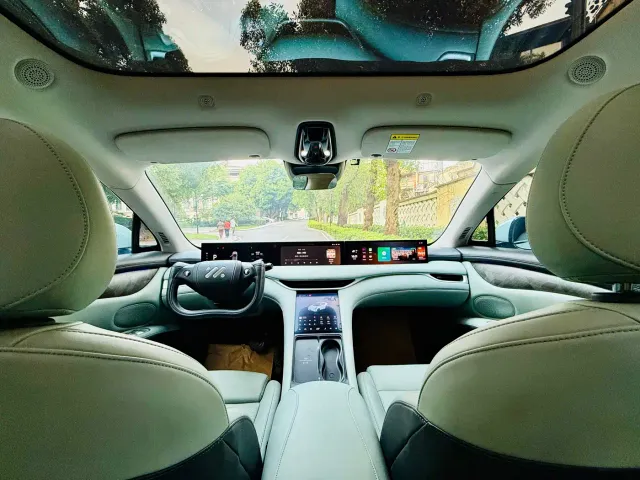 IM Motors LS6 — Фото автомобиля 16