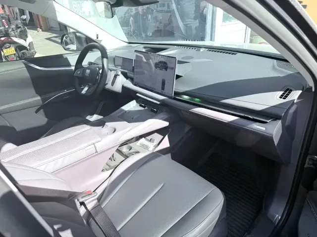 Buick Zhijing E7 — Фото автомобиля 5