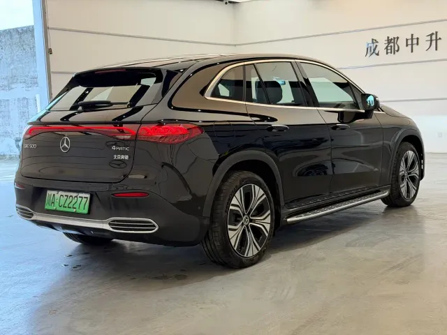 Mercedes-Benz EQE SUV — Фото автомобиля 5