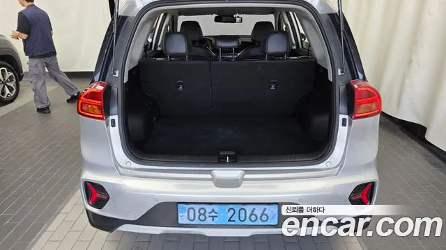 Kia Niro — Фото автомобиля 26