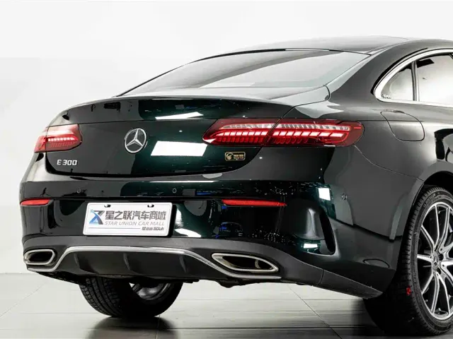 Mercedes-Benz E-Class — Фото автомобиля 8