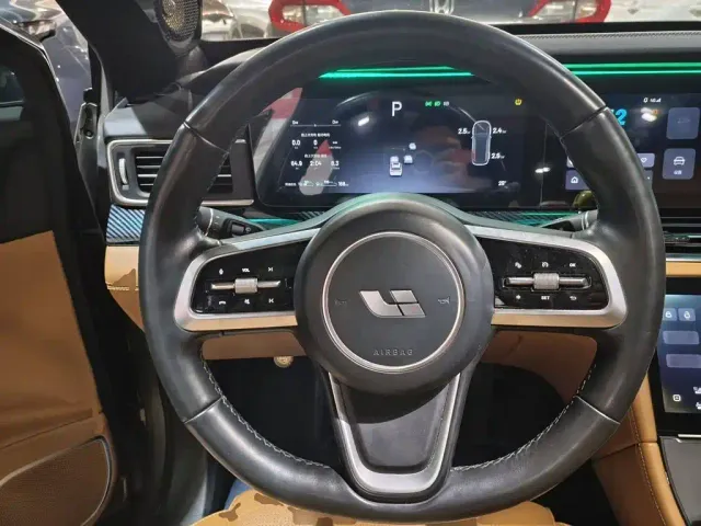 Li Auto ONE — Фото автомобиля 10