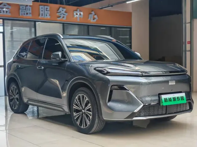 Geely Galaxy Starship 7 EM-i — Фото автомобиля 2