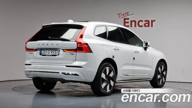 Вольво XC60 — Фото автомобиля 2