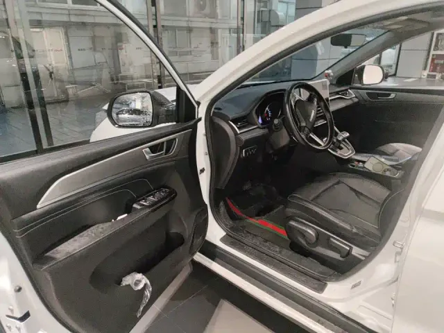 Haval M6 — Фото автомобиля 7