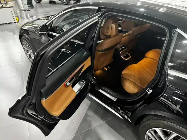 Mercedes-Benz E-Class — Фото автомобиля 15