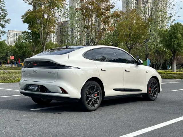 IM Motors LS6 — Фото автомобиля 7