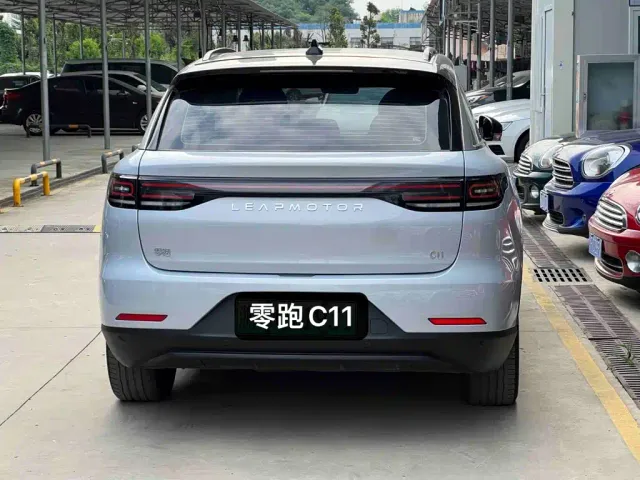Leapmotor C11 — Фото автомобиля 3