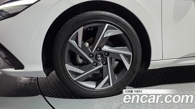 Hyundai AVANTE Новый Avante (CN7) — Фото автомобиля 5