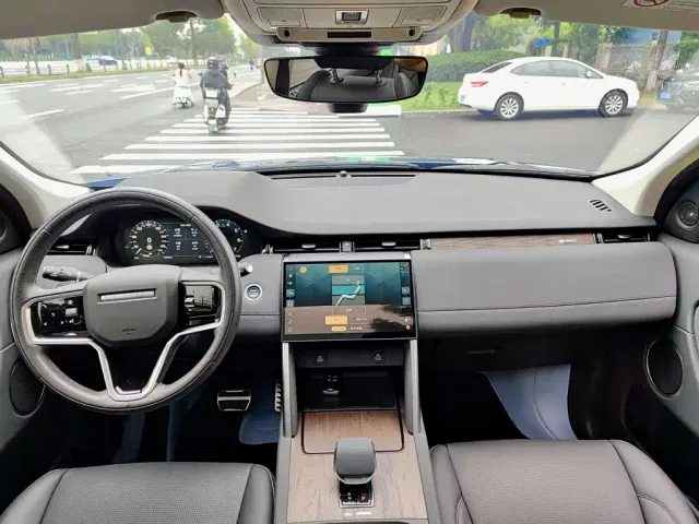 Land Rover Discovery Sport — Фото автомобиля 10