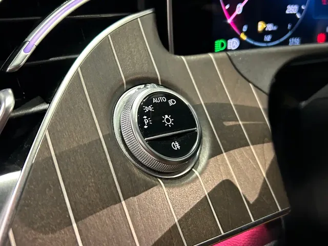 Mercedes-Benz E-Class — Фото автомобиля 9