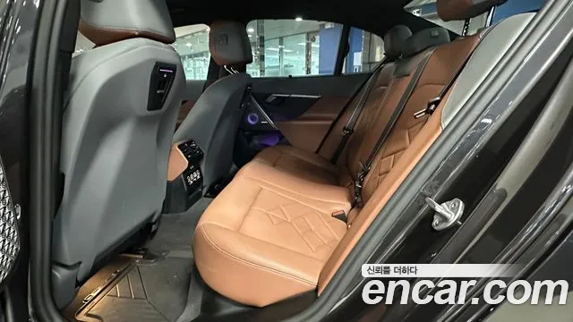 BMW i5 G60 — Фото автомобиля 11