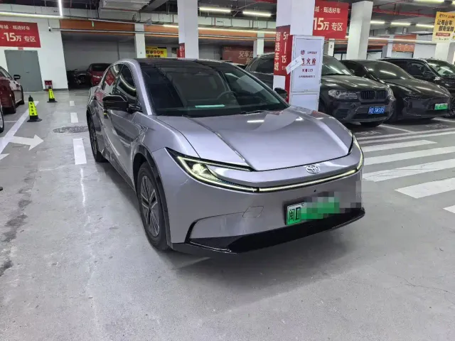 Toyota bZ5 — Фото автомобиля 3