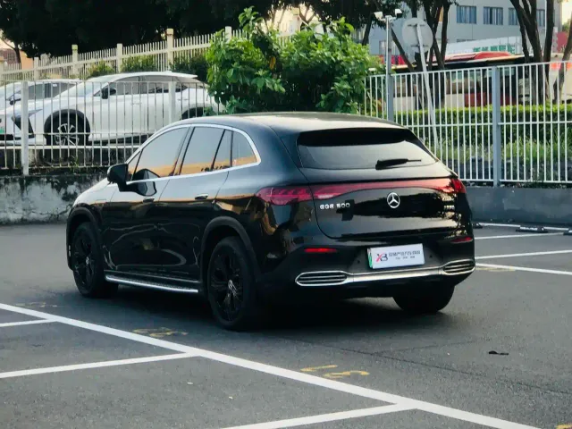 Mercedes-Benz EQE SUV — Фото автомобиля 14