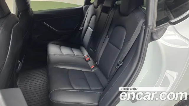 Tesla Model 3 — Фото автомобиля 15