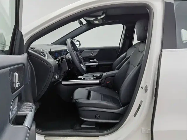 Mercedes-Benz EQA — Фото автомобиля 10