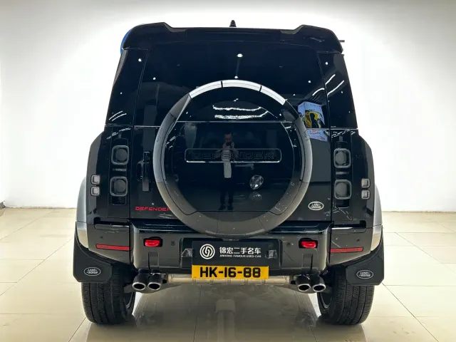 Land Rover Defender — Фото автомобиля 25