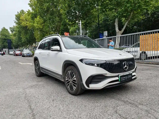 Mercedes-Benz EQB — Фото автомобиля 2