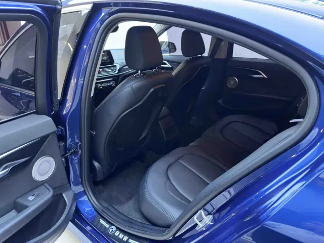 BMW 1 Series — Фото автомобиля 10