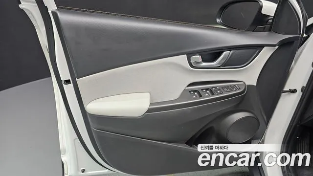 Hyundai Kona Новый Kona Бензин 1.6 турбо 2WD — Фото автомобиля 23
