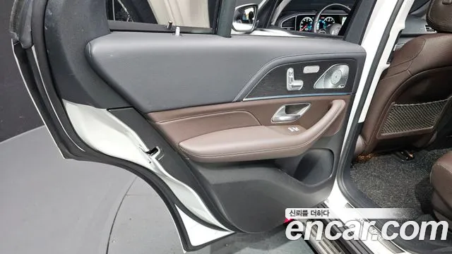 Mercedes-Benz GLE-Class — Фото автомобиля 19
