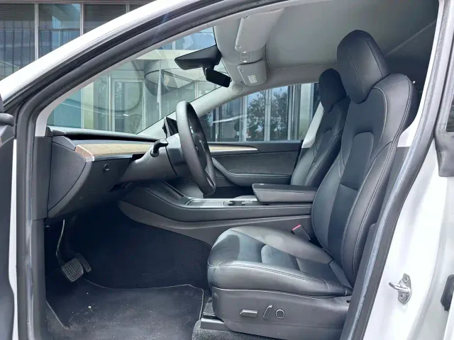 Tesla Model Y 2022 Facelift Rear-Wheel Drive Version — Фото автомобиля 5