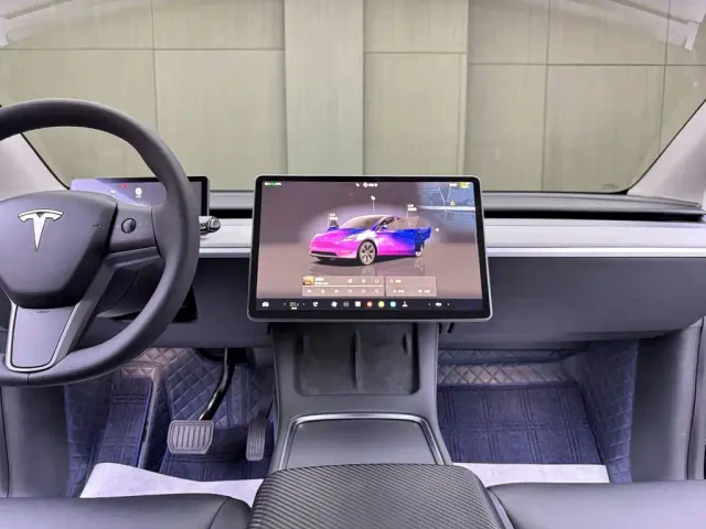 Tesla Model Y — Фото автомобиля 9