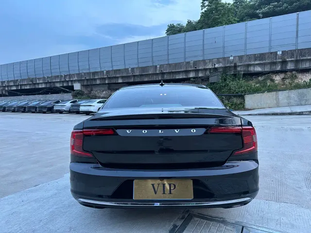 Volvo S90 — Фото автомобиля 8