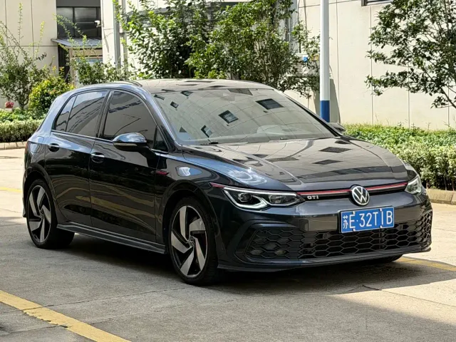 Volkswagen Golf GTI — Фото автомобиля 3