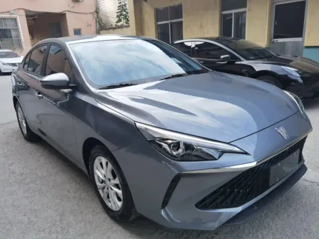 Roewe i5 — Фото автомобиля 3