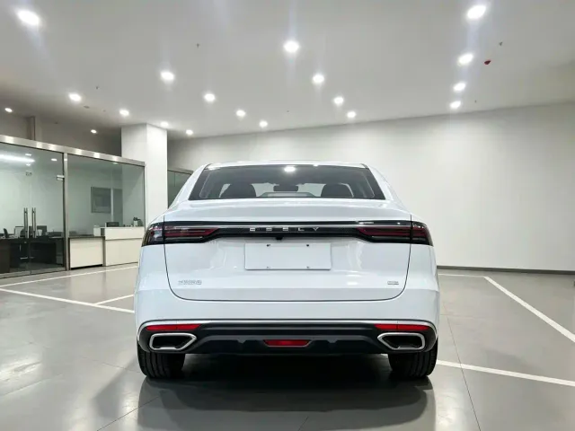 Geely Emgrand — Фото автомобиля 8