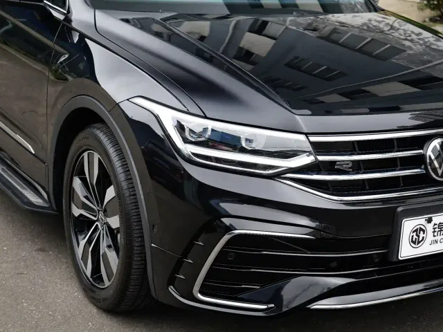 Volkswagen Tiguan L — Фото автомобиля 8
