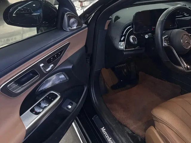 Mercedes-Benz E-Class — Фото автомобиля 6
