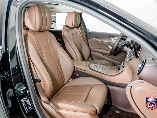 Mercedes-Benz E-Class — Фото автомобиля 18