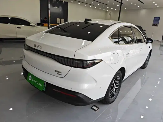 BYD Seal 05 DM-i — Фото автомобиля 6