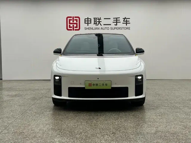Li Auto i6 — Фото автомобиля 5