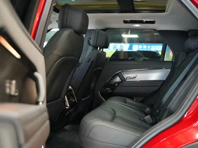 Land Rover Range Rover Sport — Фото автомобиля 16