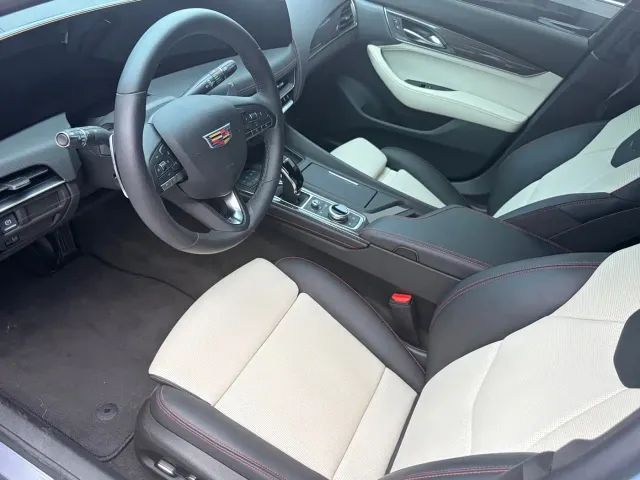Cadillac CT5 — Фото автомобиля 8