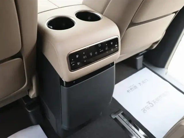 Li Auto Li Auto MEGA 2025 Model Home Family Special Edition — Фото автомобиля 25