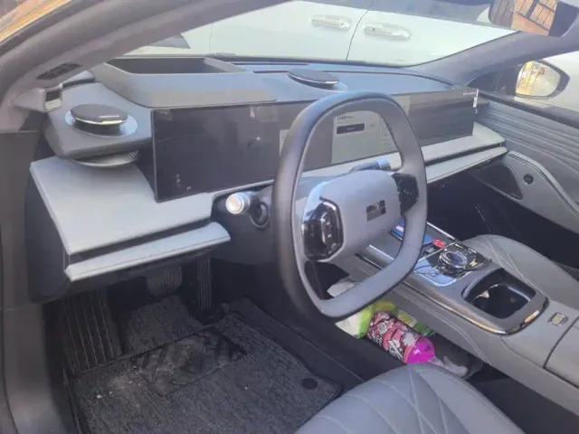 Geely Galaxy E8 — Фото автомобиля 12